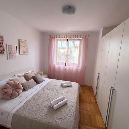 Apartment Mario
